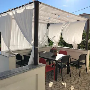 Apartment Mikelic, Kampor